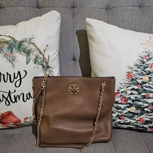All occasions brown/tan tory burch.🤎 worn before, I have two thank you 😊